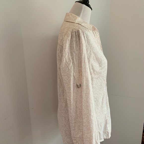 LOFT floral button down medium - Picture 4 of 7